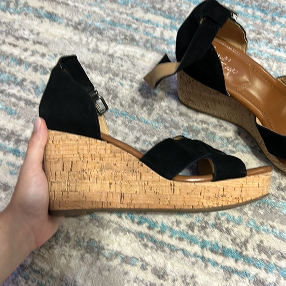 Crown Vintage Heel Wedges - Picture 3 of 6